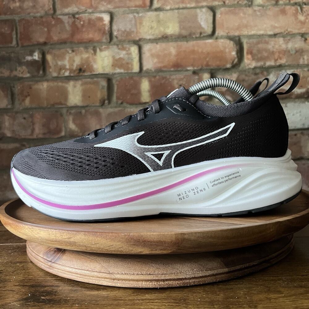 Mizuno Neo Zen Womens Size 10 Black Max Cushion Running Shoes Sneakers